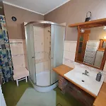 Privat Henry Homestay *