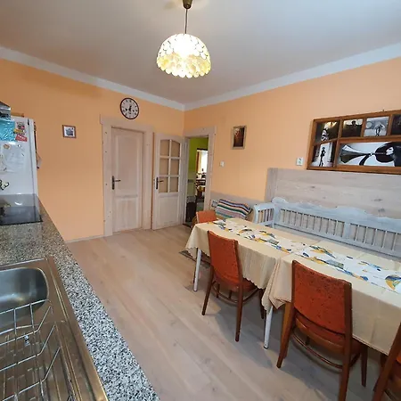 Privat Henry منزل للإقامة *